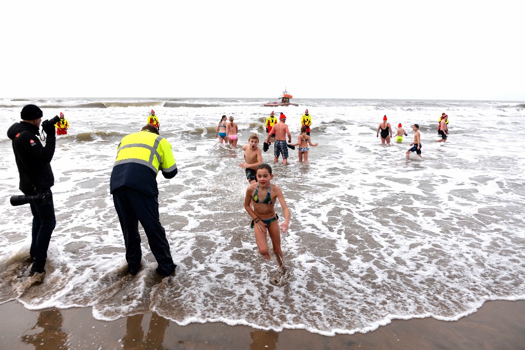 ../Images/Nieuwjaarsduik Nederzandt 2018 127.jpg